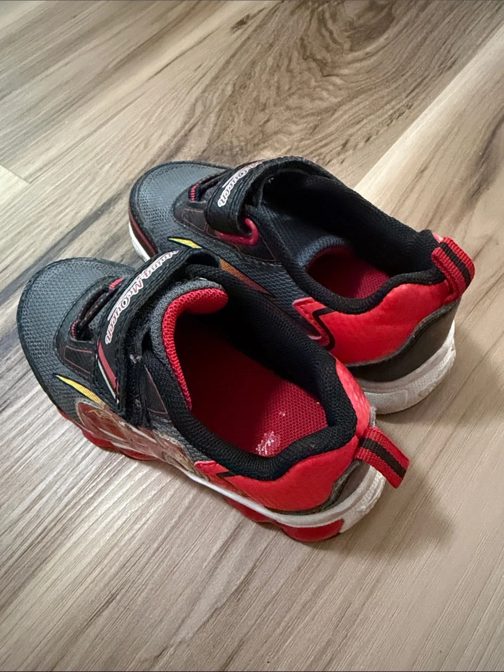 Lightning McQueen Kids' Gray & Red Sneakers
